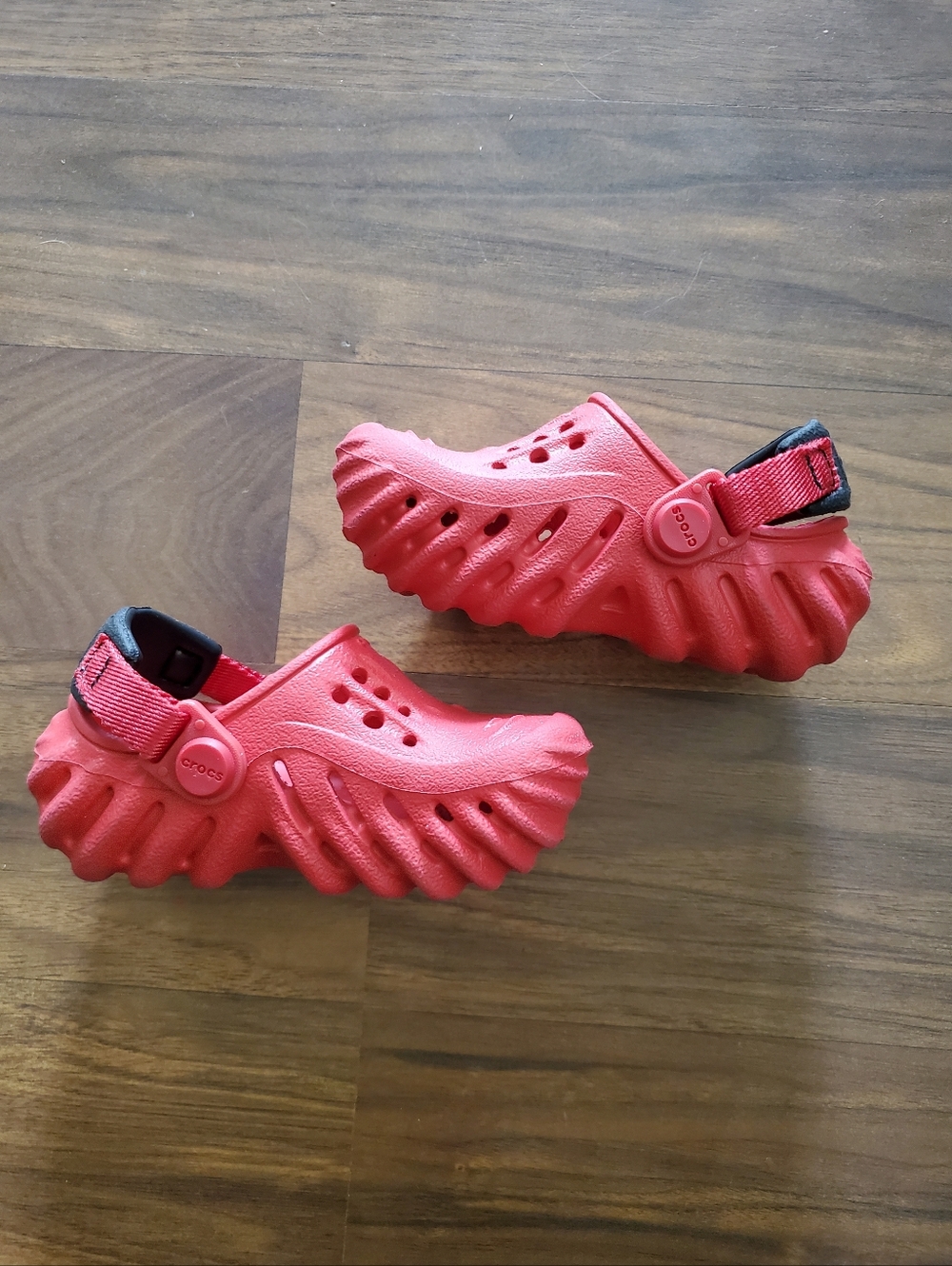 Crocs Echo Toddler Kids Red Clog Size 5